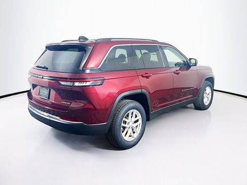 Used 2023 Jeep Grand Cherokee Laredo image 9