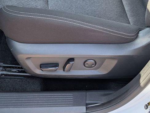 Used 2025 Nissan Rogue SV image 20