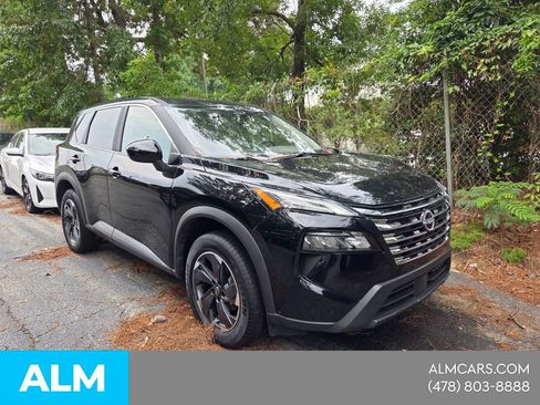 Used 2025 Nissan Rogue SV FWD image 16