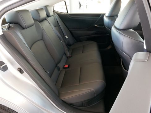 Certified 2025 Lexus ES 300h w/ Premium Package FWD image 14