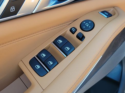 New 2026 BMW X5 xDrive40i w/ M Sport Package image 16