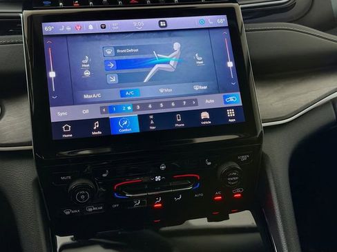 Used 2022 Jeep Grand Cherokee Limited 4xe image 18