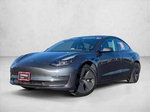 Used 2021 Tesla Model 3 Standard Range Plus image 1