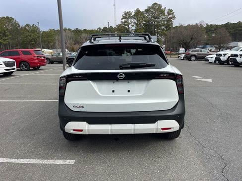 New 2026 Nissan Kicks SV w/ SV Premium Package image 5