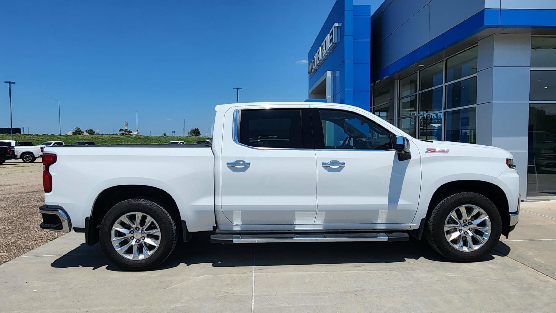 Used 2020 Chevrolet Silverado 1500 LTZ w/ LTZ Premium Package AWD/4WD image 4