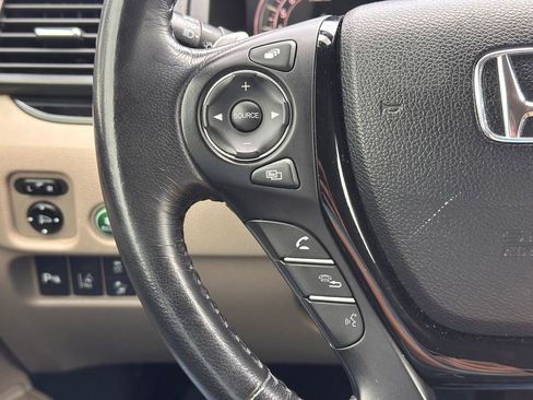 Used 2016 Honda Pilot Touring image 29