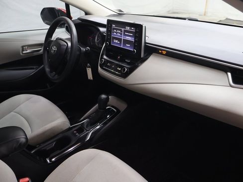 Used 2020 Toyota Corolla LE image 11