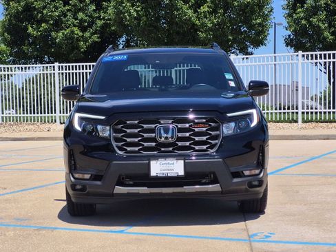 Used 2023 Honda Passport TrailSport image 3
