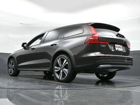 New 2025 Volvo V60 B5 Cross Country Plus w/ Protection Package Premier image 47