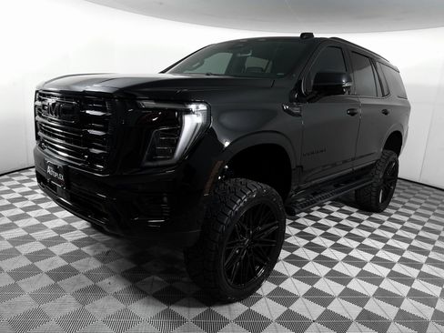 Used 2025 GMC Yukon Elevation w/ LPO, Yukon Black Package image 9