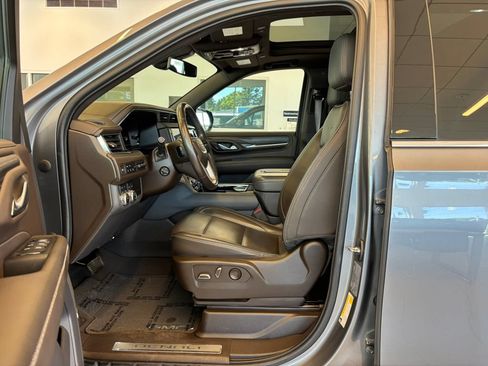 Used 2022 GMC Yukon Denali AWD/4WD image 15