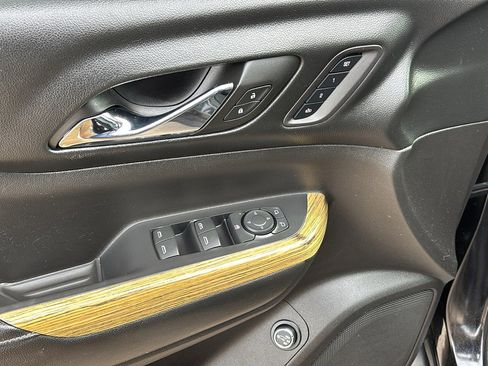 Used 2017 GMC Acadia Denali w/ Technology Package image 27