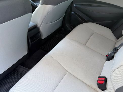 Used 2021 Toyota Corolla LE FWD image 4