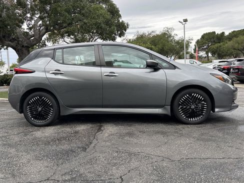 Used 2023 Nissan Leaf SV Plus image 2