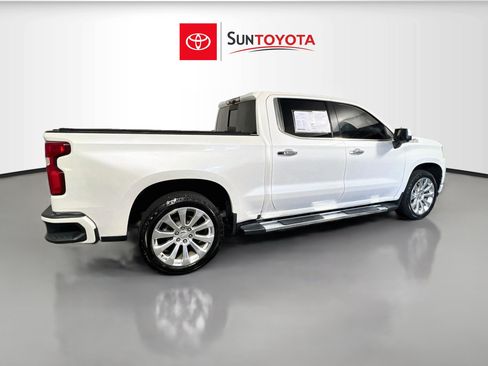 Used 2020 Chevrolet Silverado 1500 High Country w/ Technology Package AWD/4WD image 4