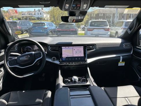 New 2026 Jeep Grand Wagoneer 4WD image 16
