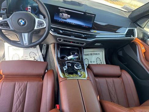 Used 2026 BMW X7 xDrive40i w/ M Sport Package AWD/4WD image 19