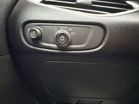 Used 2017 Chevrolet Malibu LT image 25