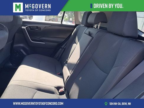 Used 2019 Toyota RAV4 LE AWD/4WD image 17