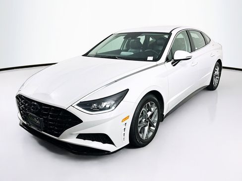 Used 2021 Hyundai Sonata SEL w/ Preferred Accessory Package image 3