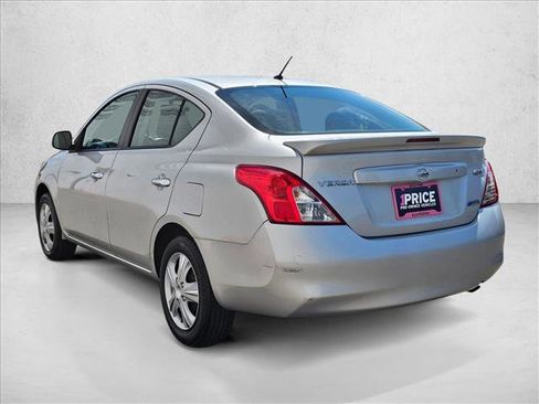 Used 2013 Nissan Versa SV FWD image 3