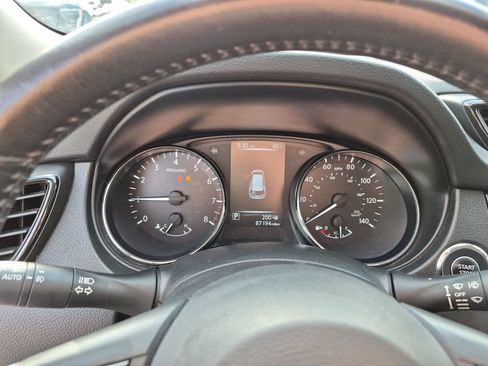 Used 2017 Nissan Rogue SL FWD image 23