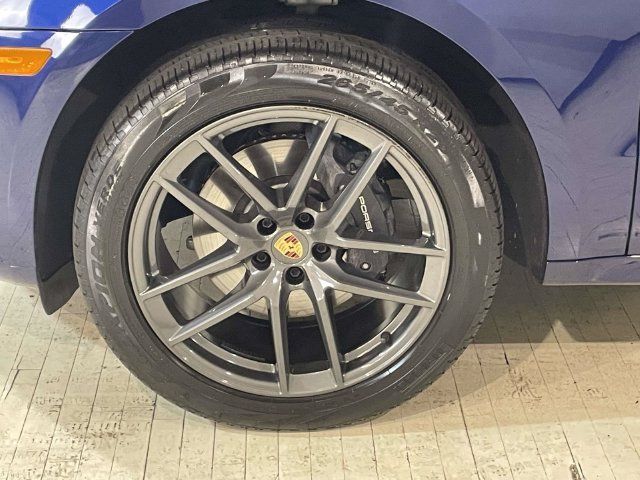 Certified 2026 Porsche Macan Turbo AWD/4WD image 11