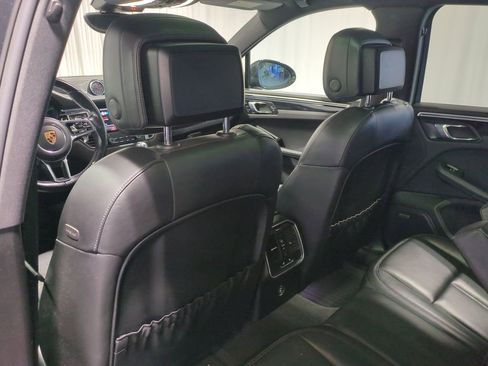 Used 2018 Porsche Macan image 20
