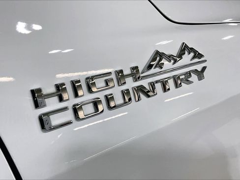 Used 2021 Chevrolet Tahoe High Country w/ Premium Package image 33