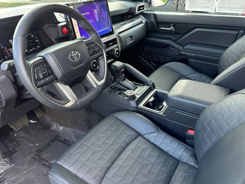 Used 2024 Toyota Tacoma TRD Off-Road image 11