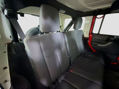 Used 2018 Jeep Wrangler Unlimited Sport S AWD/4WD image 24