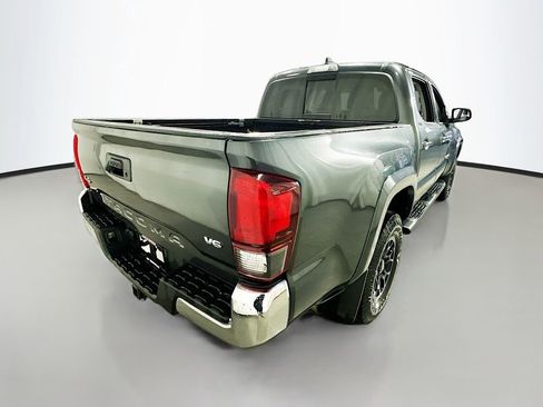Used 2020 Toyota Tacoma SR5 AWD/4WD image 8