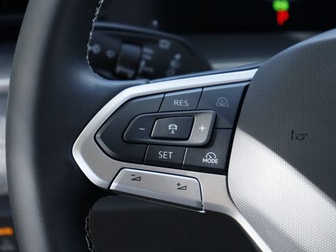 Certified 2025 Volkswagen Tiguan S FWD image 12