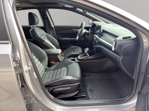 Used 2023 Kia Forte GT-Line w/ GT-Line Premium Package FWD image 16