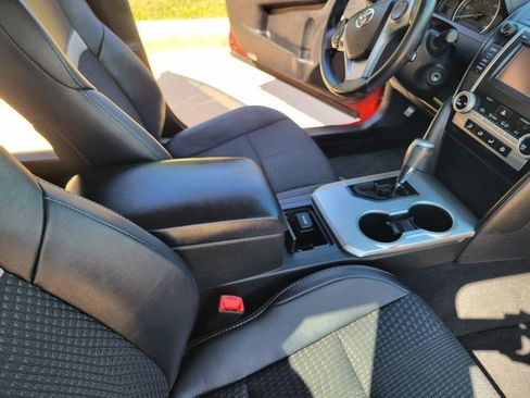 Used 2012 Toyota Camry SE FWD image 16