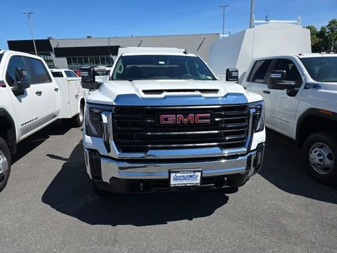 New 2024 GMC Sierra 3500 Pro w/ Convenience Package image 2