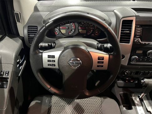 Used 2015 Nissan Frontier SV image 24