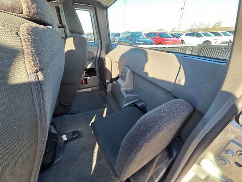 Used 2011 Ford Ranger XLT image 25