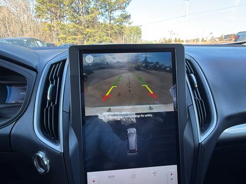 Used 2023 Ford Edge SEL image 32