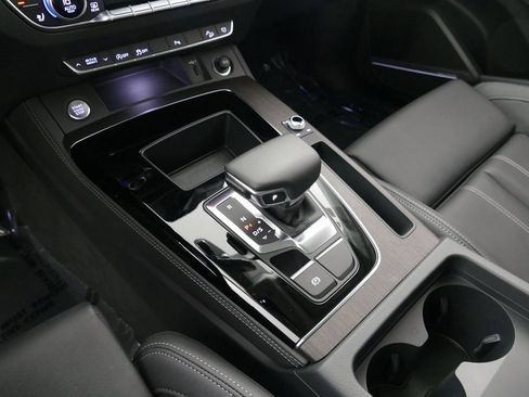 Certified 2025 Audi Q5 2.0T Premium Plus image 24