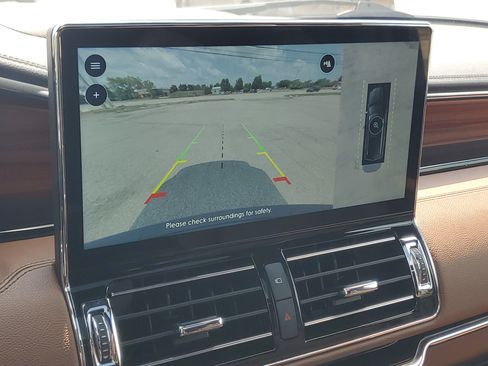 Certified 2024 Lincoln Navigator Reserve AWD/4WD image 17