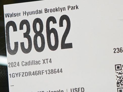 Used 2024 Cadillac XT4 Premium Luxury image 30