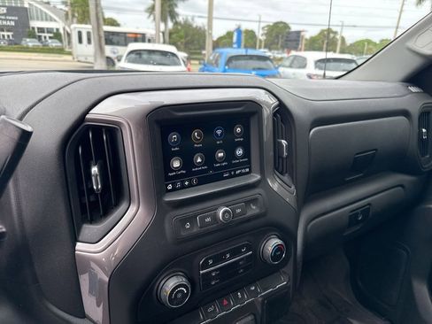 Used 2019 Chevrolet Silverado 1500 Custom w/ Custom Value Package image 15