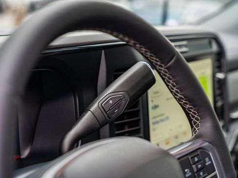 Certified 2025 Ford F250 Lariat w/ Black Appearance Package image 35