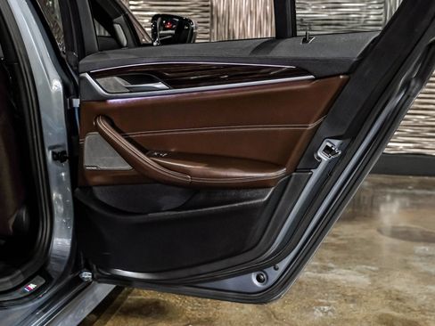 Used 2017 BMW 540i RWD image 52