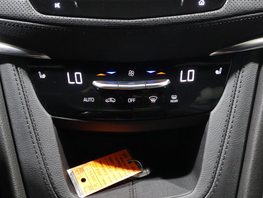 Used 2025 Cadillac XT5 Premium Luxury AWD/4WD image 34