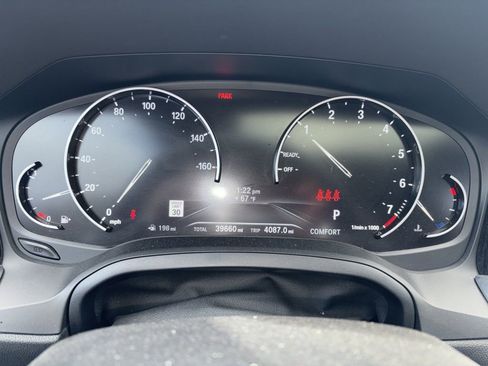 Used 2020 BMW 330i Sedan w/ M Sport Package image 9