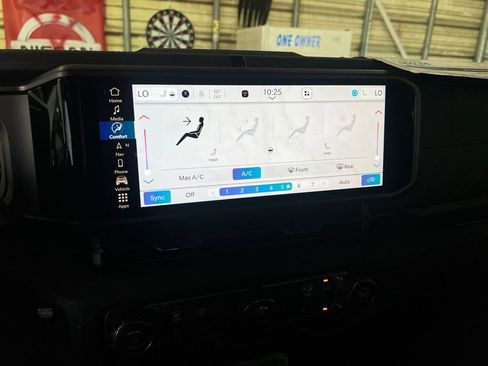 New 2025 Jeep Wrangler Unlimited Rubicon w/ Steel Bumper Group image 21