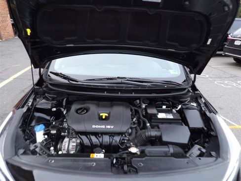 Used 2017 Kia Forte LX image 3