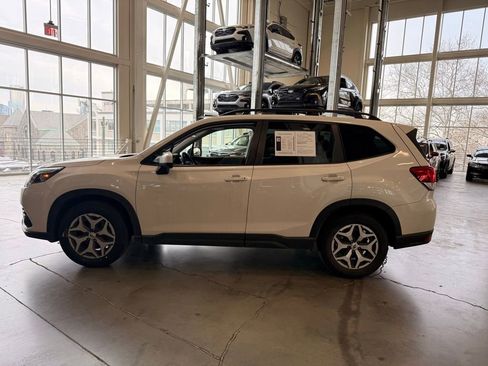 Used 2022 Subaru Forester Premium image 6